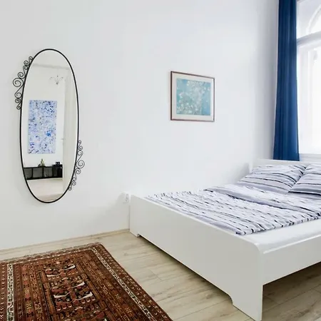 Andrassy Apartament *