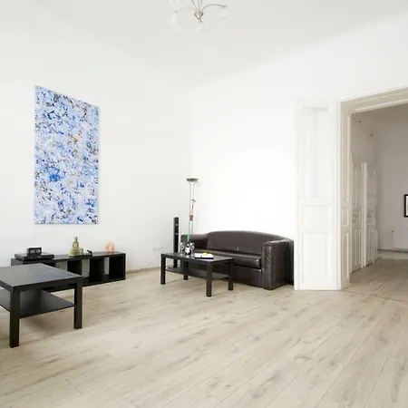 Andrassy Apartman *